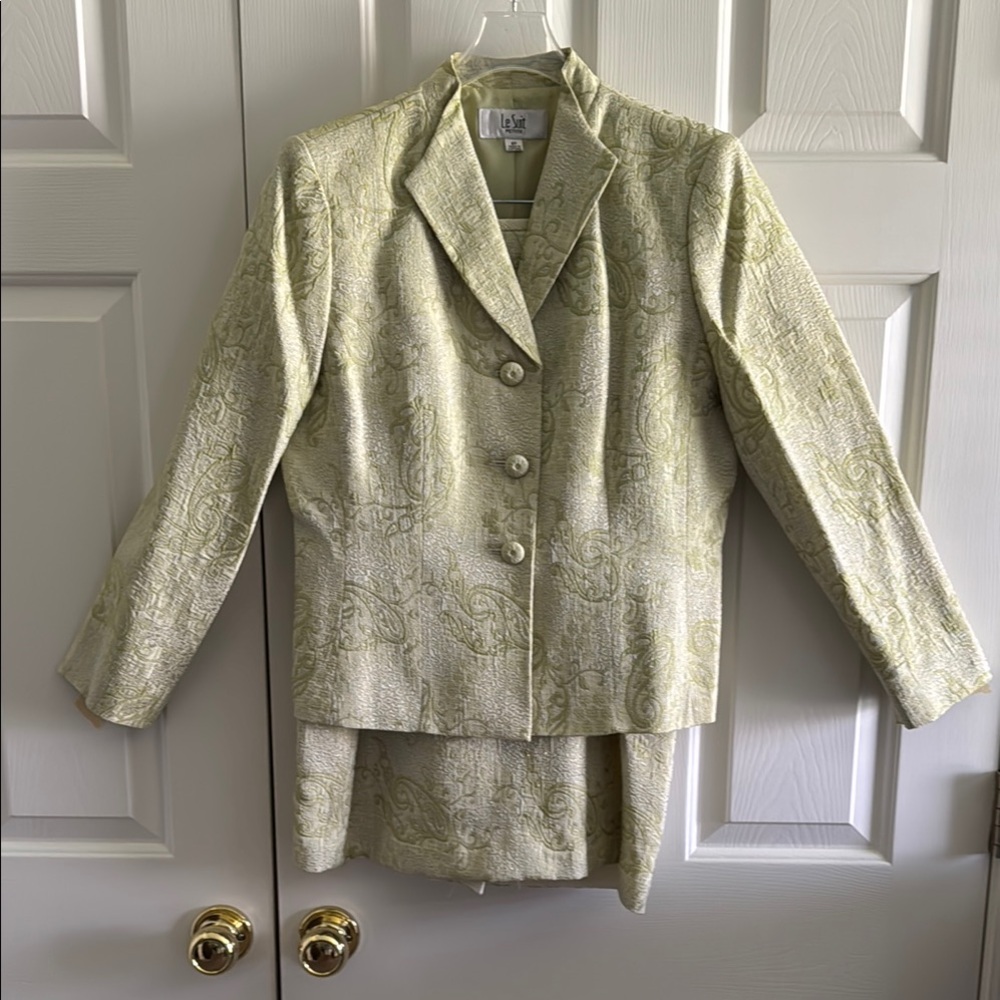 Le Suit Petite Light Green Blazer and Skirt Set